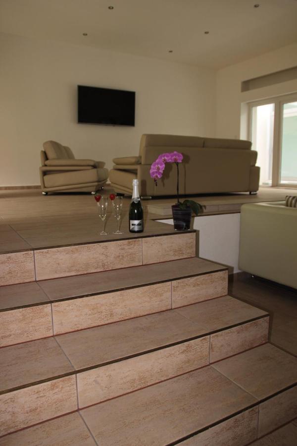 Vila Prag Ngoại thất bức ảnh